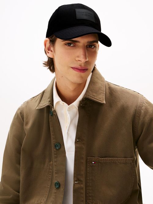 Gorra-de-6-paneles-con-parche-en-Cuero