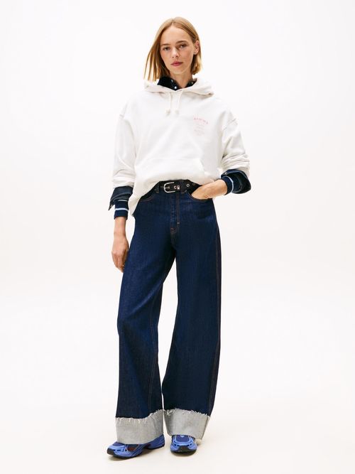 Abrigo-con-capucha-con-logo-grafico