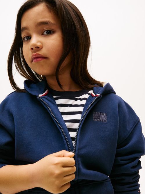 Abrigo-con-capucha-y-cremallera-tonal