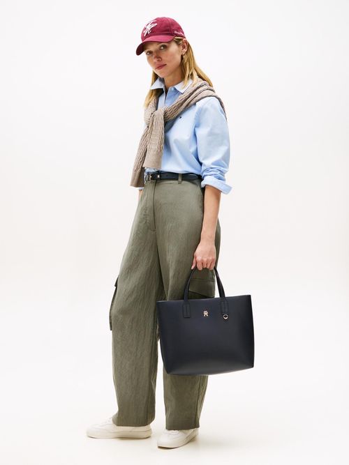 Bolso-satchel-con-logo