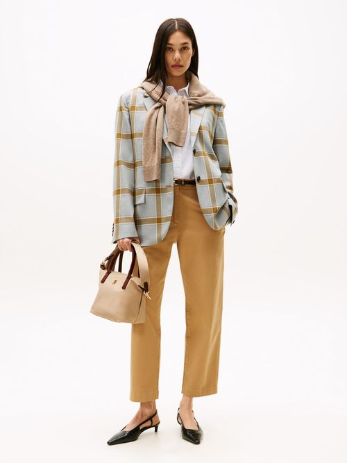 Bolso-tote-con-correa-cruzada-tejida