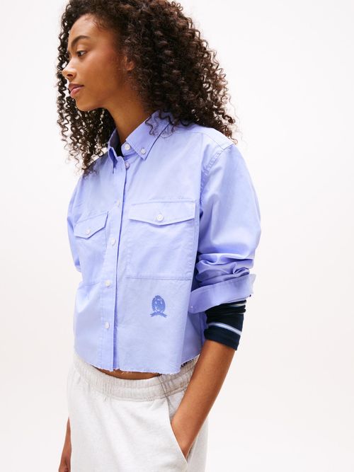 Camisa-cropped-de-corte-amplio-con-bordado