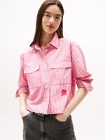 Camisa-cropped-de-corte-amplio-con-bordado