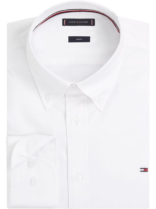 Camisa-de-corte-slim-con-popelina-stretch-con-boton-en-cuello