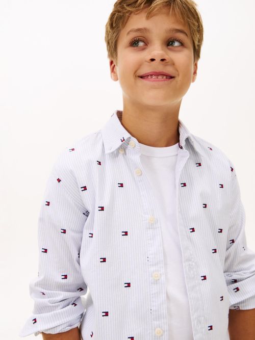 Camisa-de-rayas-Ithaca-y-logos-bordados