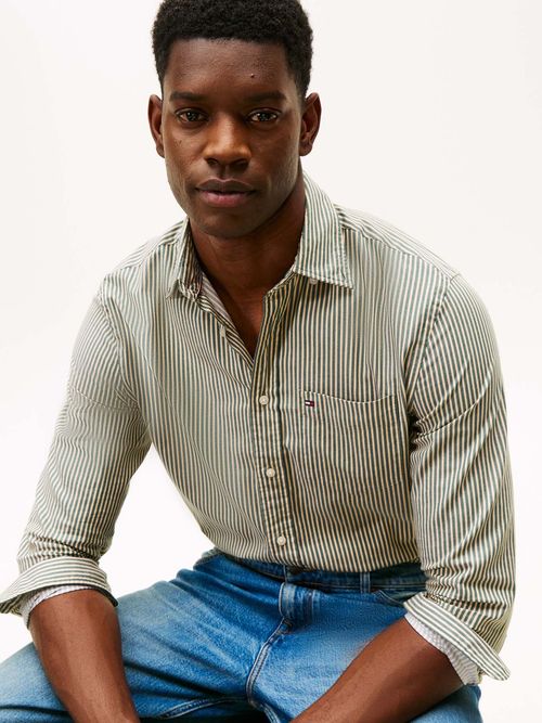 Camisa-de-sarga-a-rayas-de-corte-regular