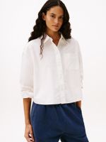 Camisa-oxford-cropped-con-logo