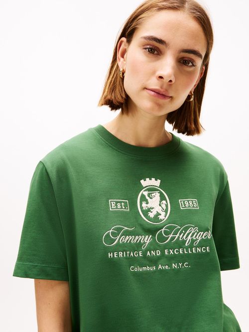 Camiseta-amplia-con-logo-bordado-TH