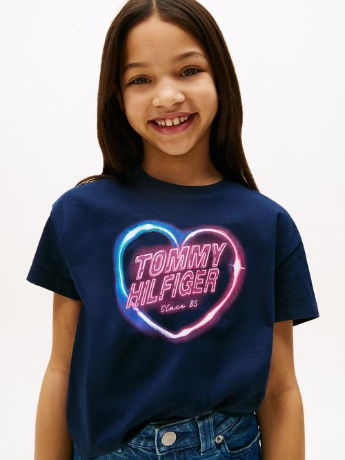 Camiseta-con-grafico-de-corazon