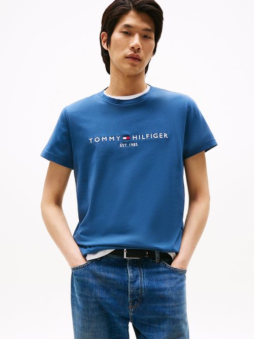 Camiseta-con-logo-bordado