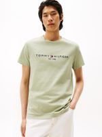 Camiseta-con-logo-bordado