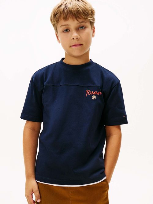 Camiseta-con-logo-grafico