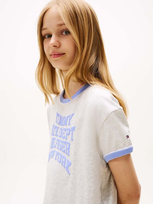 Camiseta-con-logo-grafico-athletic