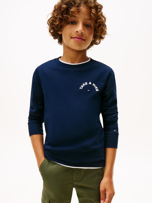 Camiseta-con-logo-take-a-hike-en-forma-circular