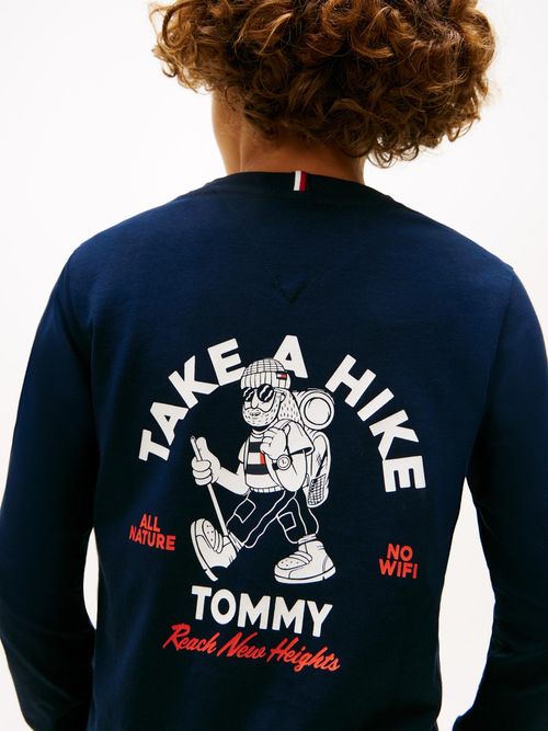 Camiseta-con-logo-take-a-hike-en-forma-circular