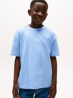 Camiseta-con-logo-tonal-bordado