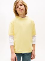 Camiseta-con-logo-tonal-bordado