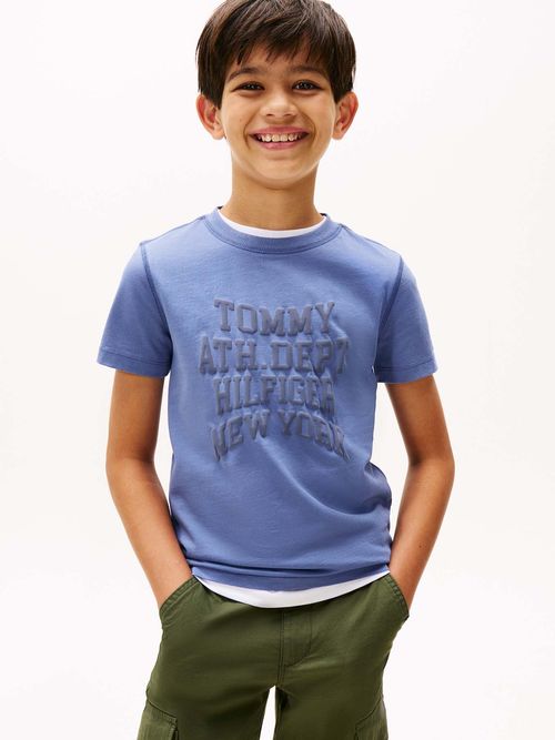 Camiseta-con-logo-varsity