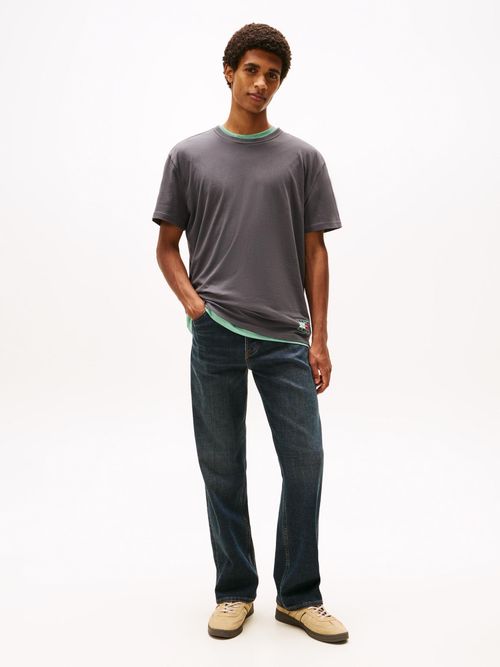 Camiseta-de-corte-regular-con-logo-grafico-posterior