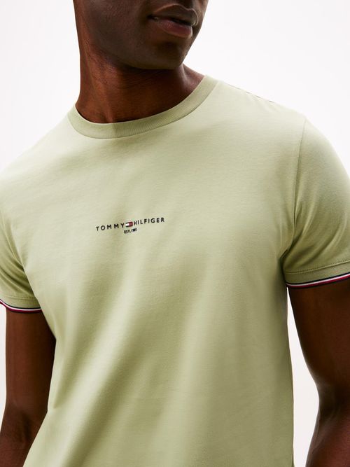 Camiseta-de-corte-slim-con-mangas-ribeteadas