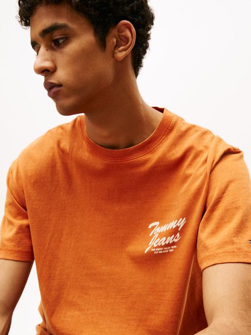 Camiseta-de-cuello-redondo-con-grafico