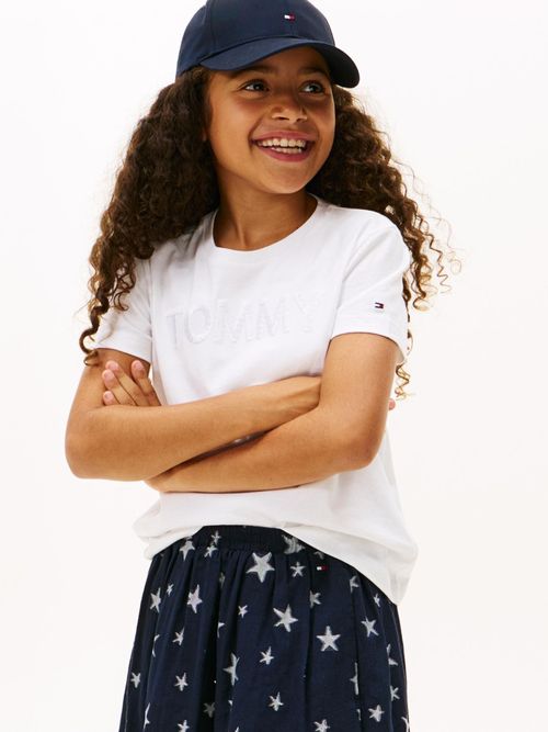 Camiseta-de-cuello-redondo-con-logo