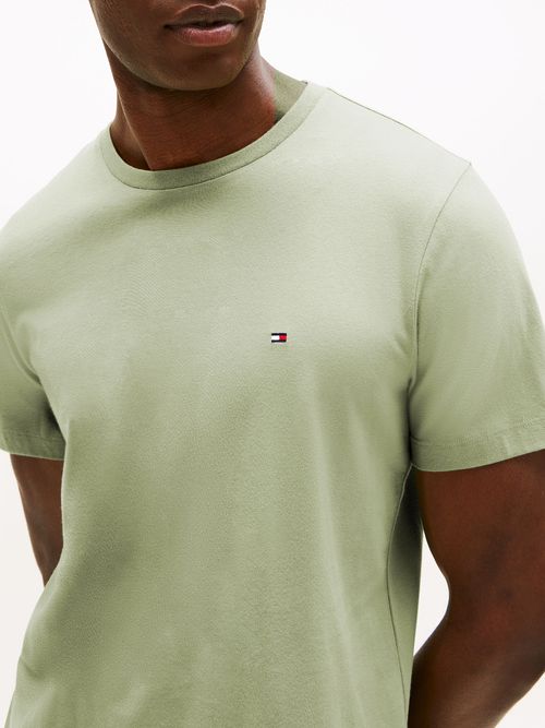 Camiseta-de-cuello-redondo-con-logo-bordado