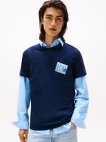 Camiseta-de-cuello-redondo-con-logo-bordado