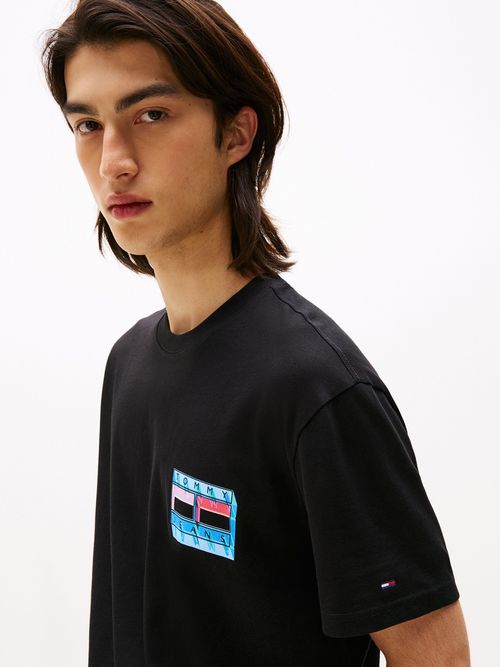 Camiseta-de-cuello-redondo-con-logo-grafico