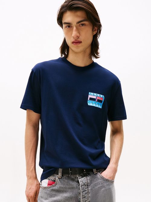 Camiseta-de-cuello-redondo-con-logo-grafico