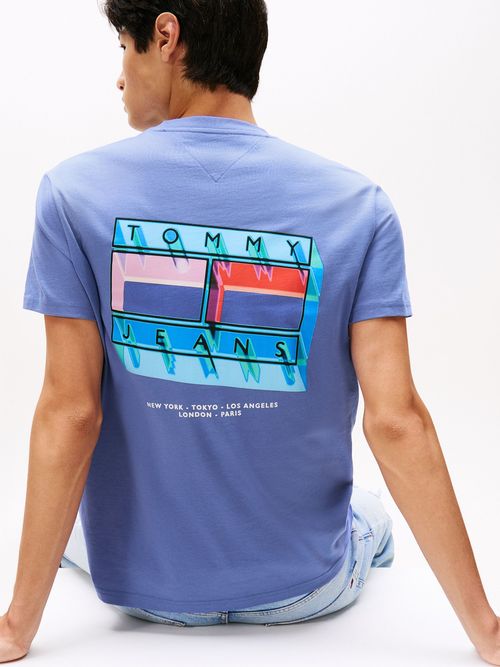 Camiseta-de-cuello-redondo-con-logo-grafico