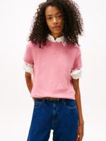 Camiseta-de-cuello-redondo-con-logo-lineal