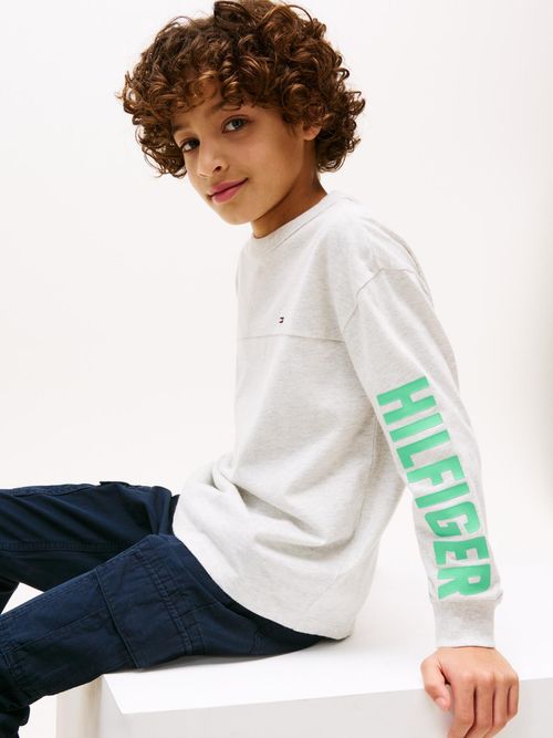 Camiseta-de-manga-larga-con-logo-grafico