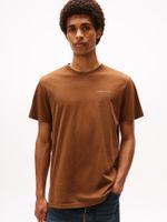 Camiseta-slim-con-logo-lineal