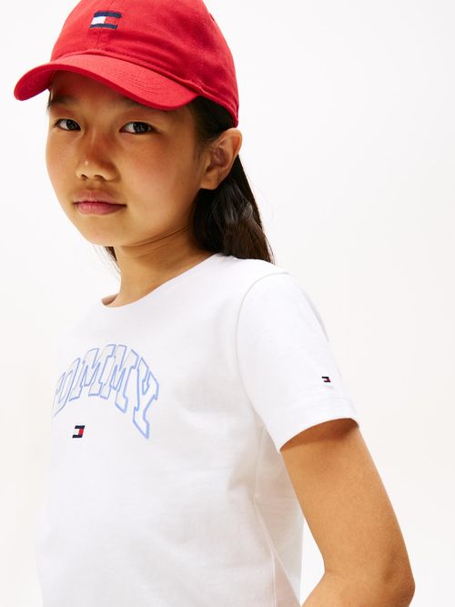 Camiseta-Varsity-con-logo-de-saten