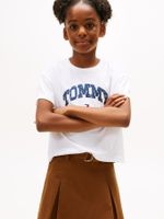 Camiseta-Varsity-con-logo-de-saten