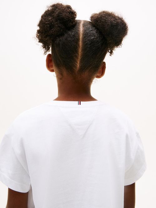 Camiseta-Varsity-con-logo-de-saten