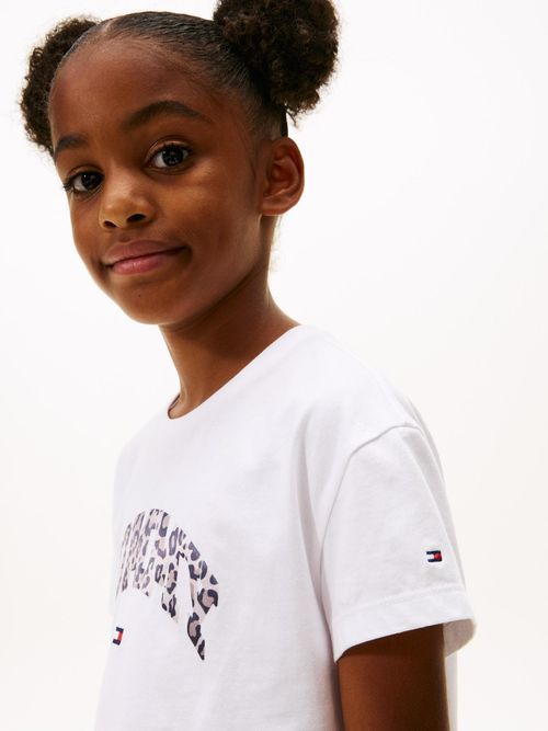 Camiseta-Varsity-con-logo-de-saten