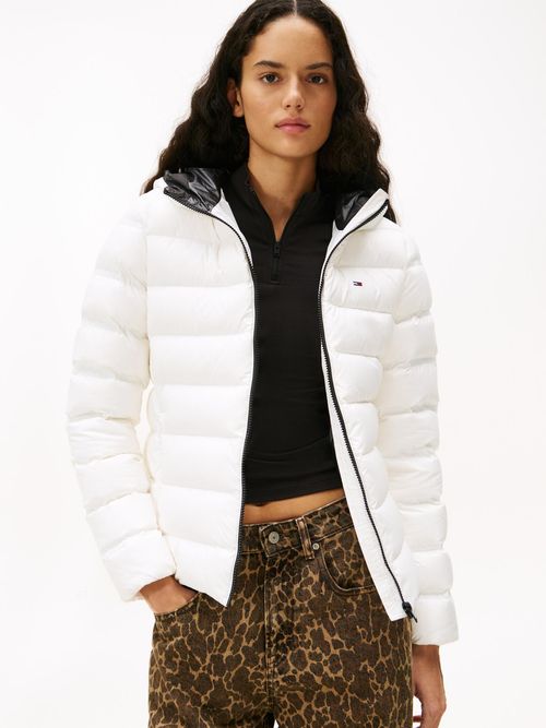 Chaqueta-acolchada-de-plumon-con-capucha