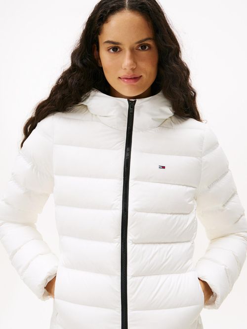 Chaqueta-acolchada-de-plumon-con-capucha