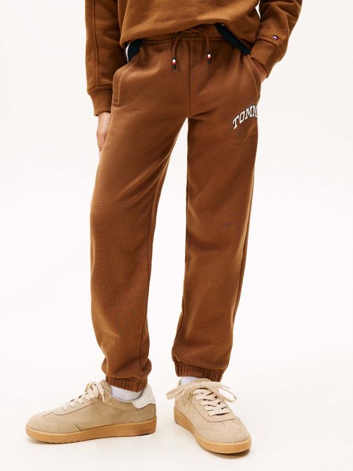 Joggers-de-felpa-con-logo-universitario