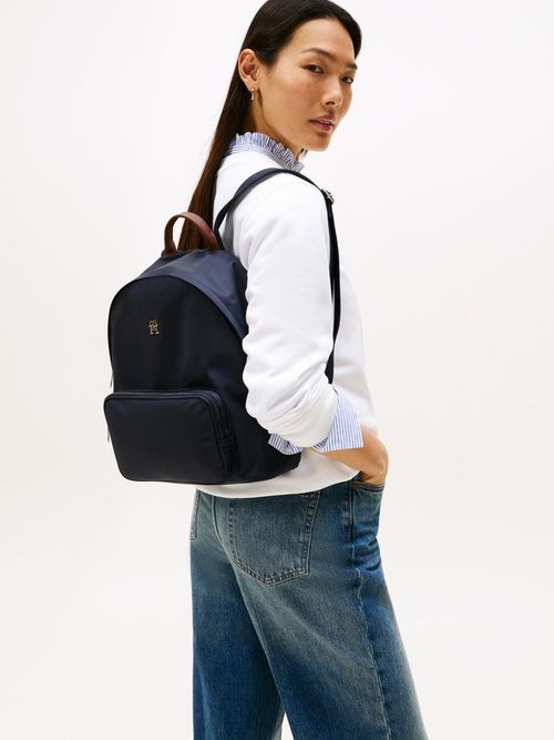 Mochila-con-monograma-TH