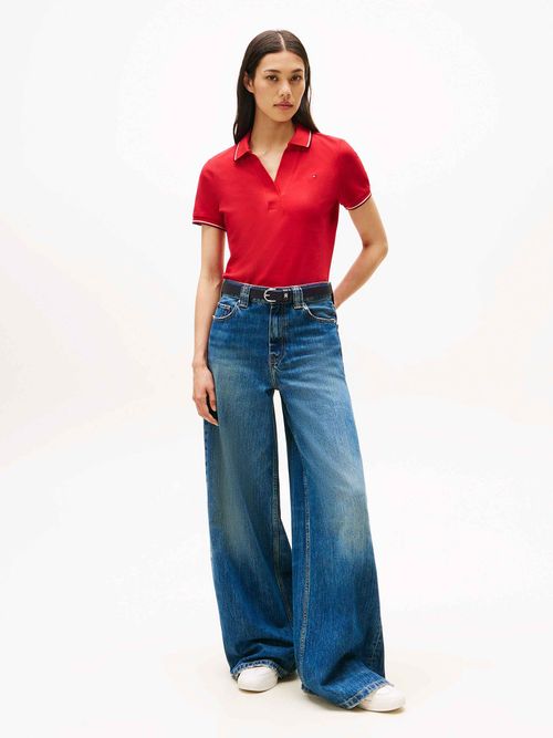 Polo-1985-de-corte-slim-con-ribetes