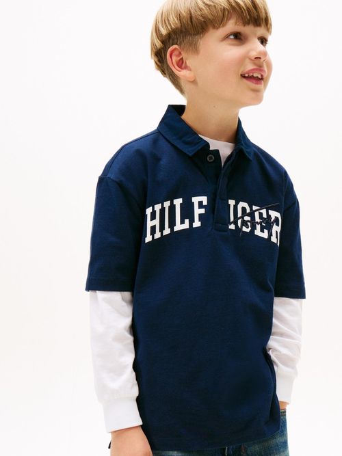 Polo-de-corte-regular-con-logos-mixtos