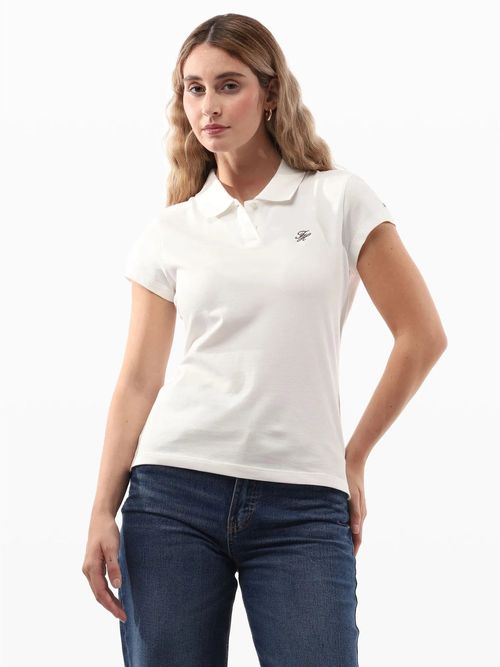 Polo-de-corte-slim-con-logo-script