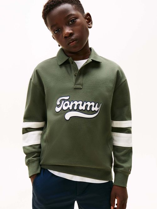 Polo-Varsity-de-manga-larga-con-aplicacion