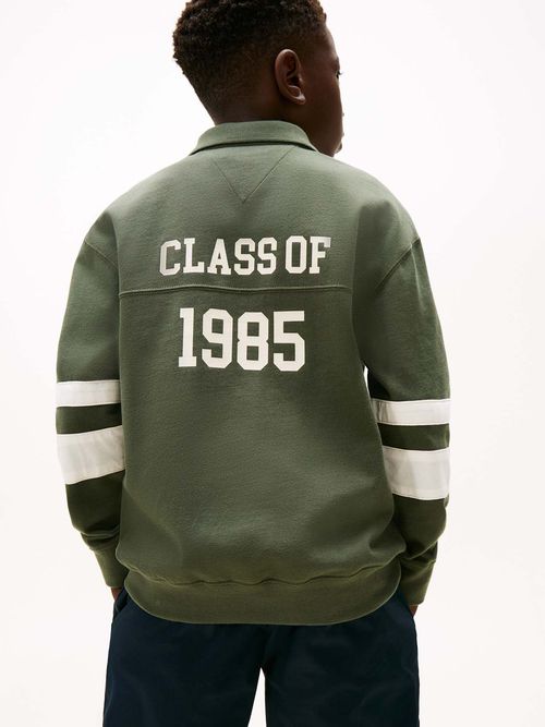 Polo-Varsity-de-manga-larga-con-aplicacion