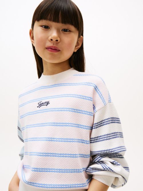 Sueter-amplio-con-rayas-mixtas