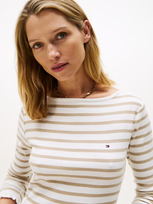 Sueter-de-cuello-barco-con-diseño-de-rayas