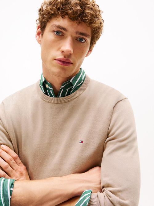 Sueter-de-cuello-redondo-con-logo-bordado